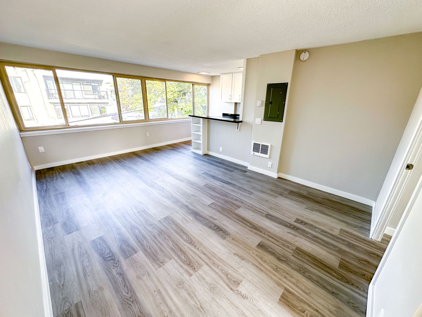 Seattle Apartment: 401 E. Mercer St.