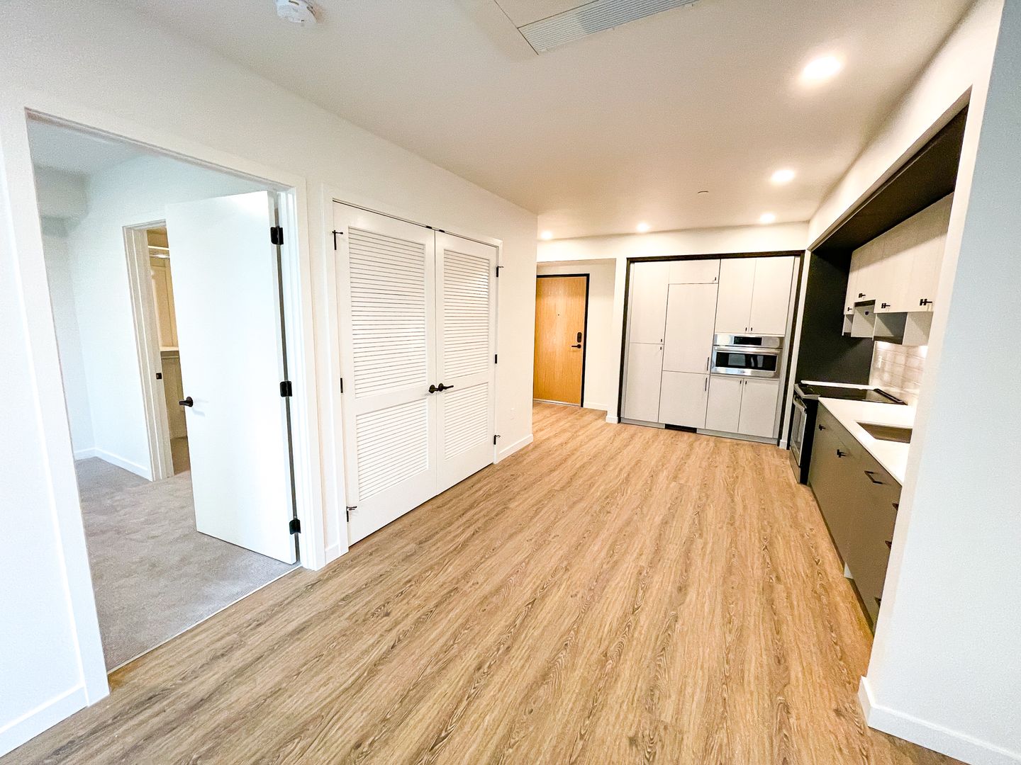 Kirkland Apartment: 312 Central Way