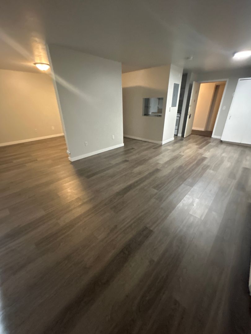 Seattle Apartment: 9428 Ravenna Ave NE