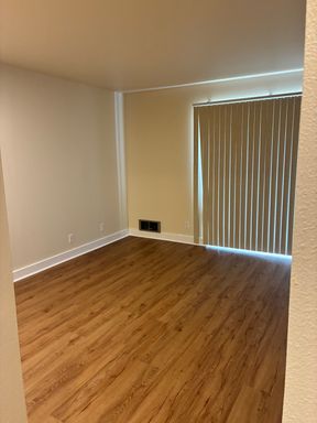 Westhaven Commons Unit 112 - Ground Floor 1 Bedroom 1 Bathroom - Garden View