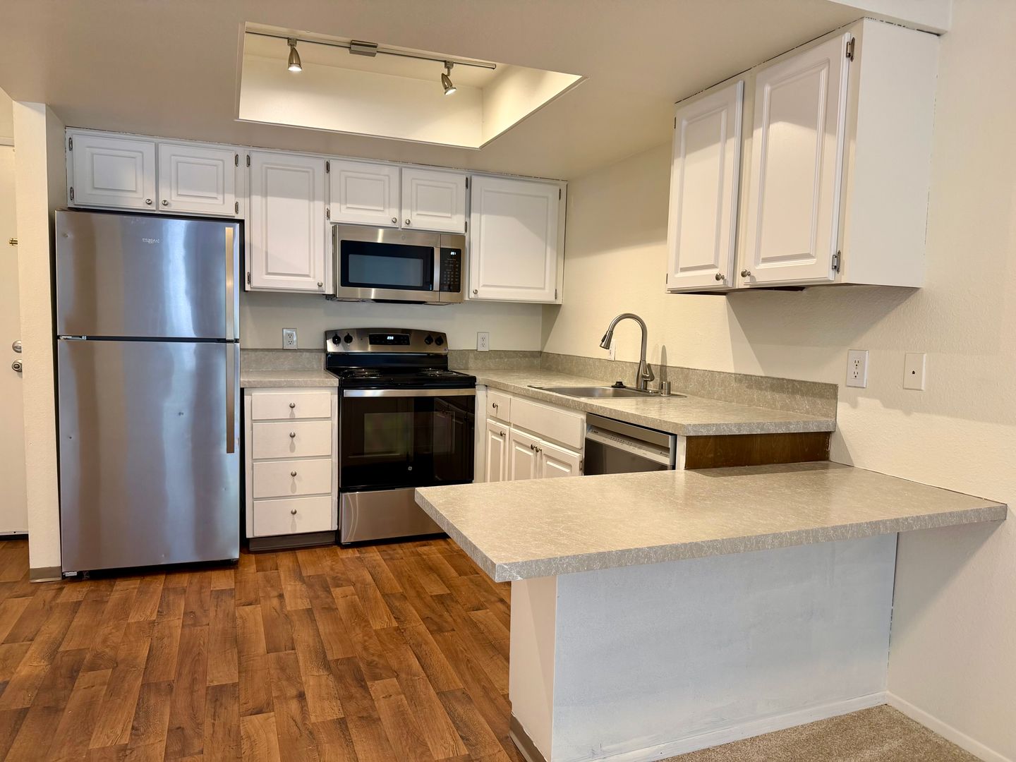 Shoreline Apartment: 1550 NE 177th St