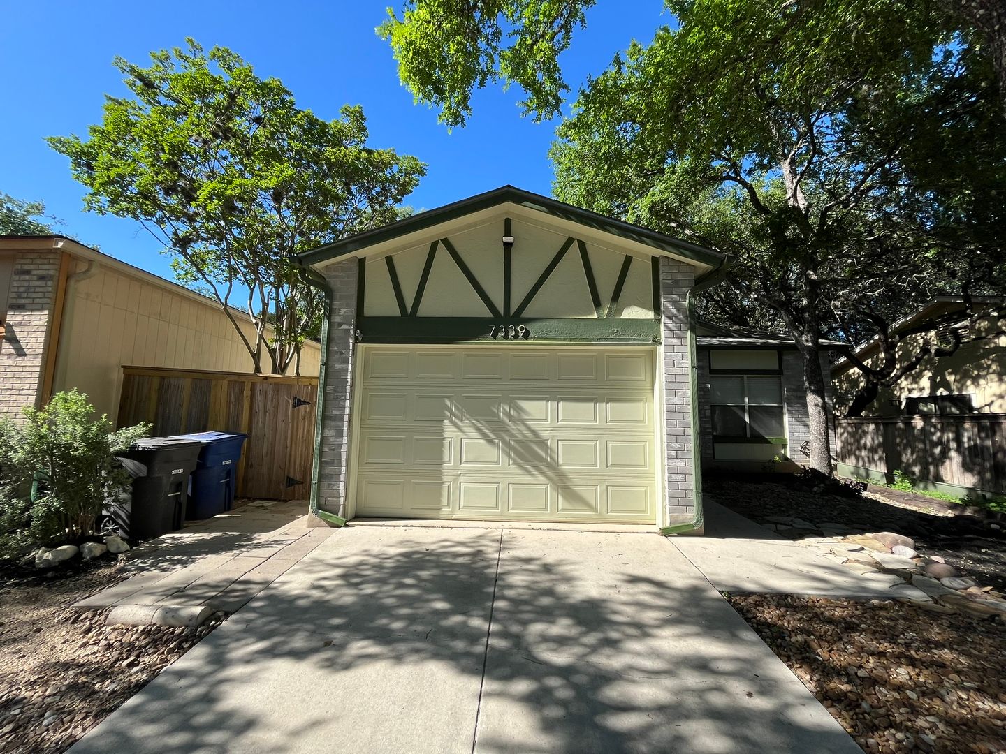 San Antonio House: 7339 Hunter Land