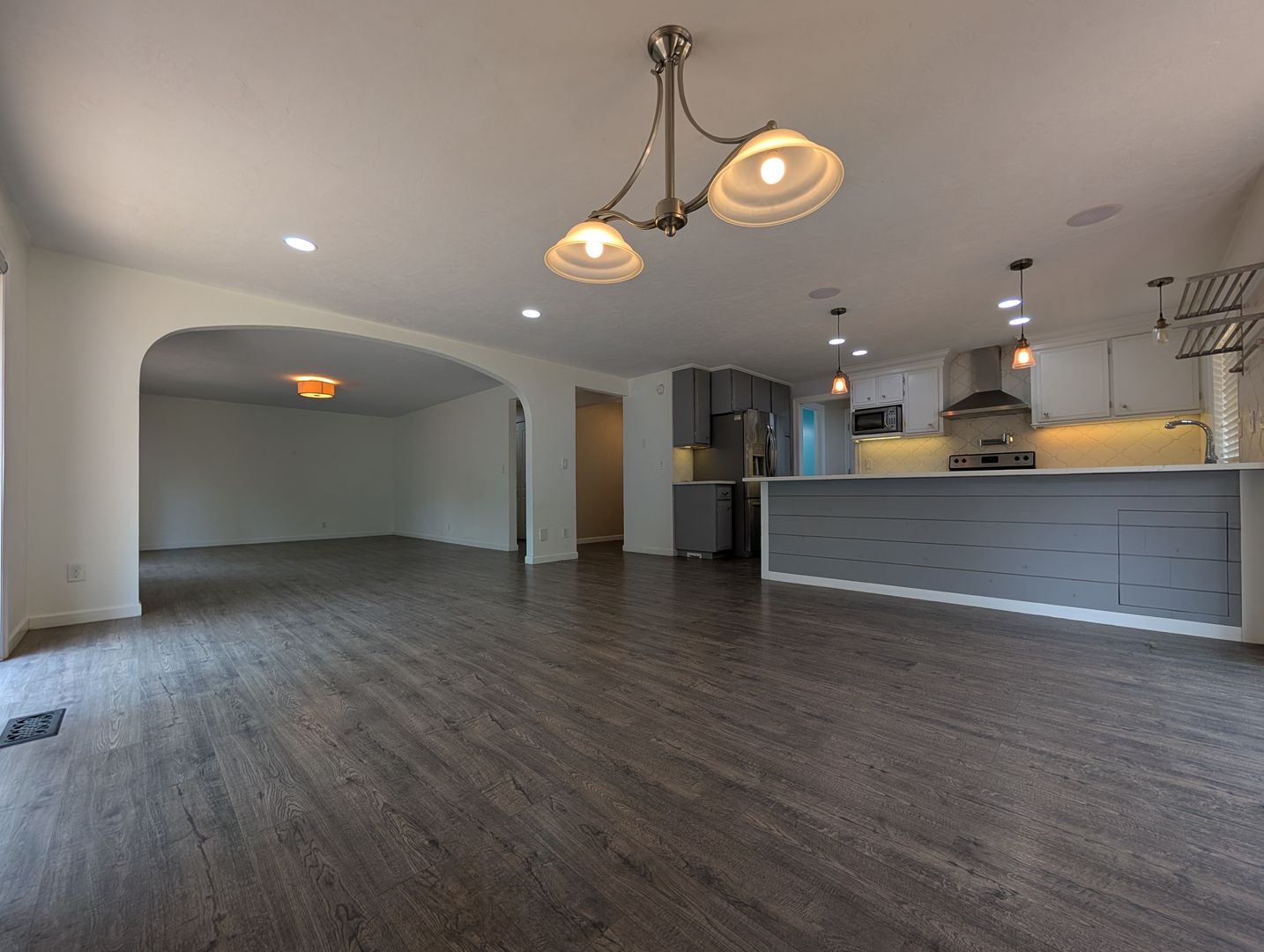Eugene House: 3570  Hickory Avenue