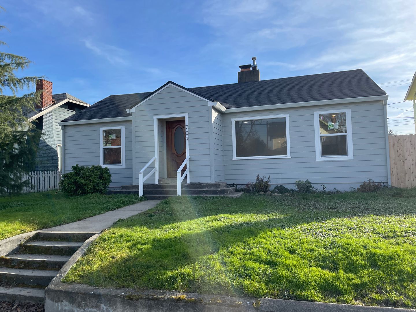 Medford House: 709 W Jackson