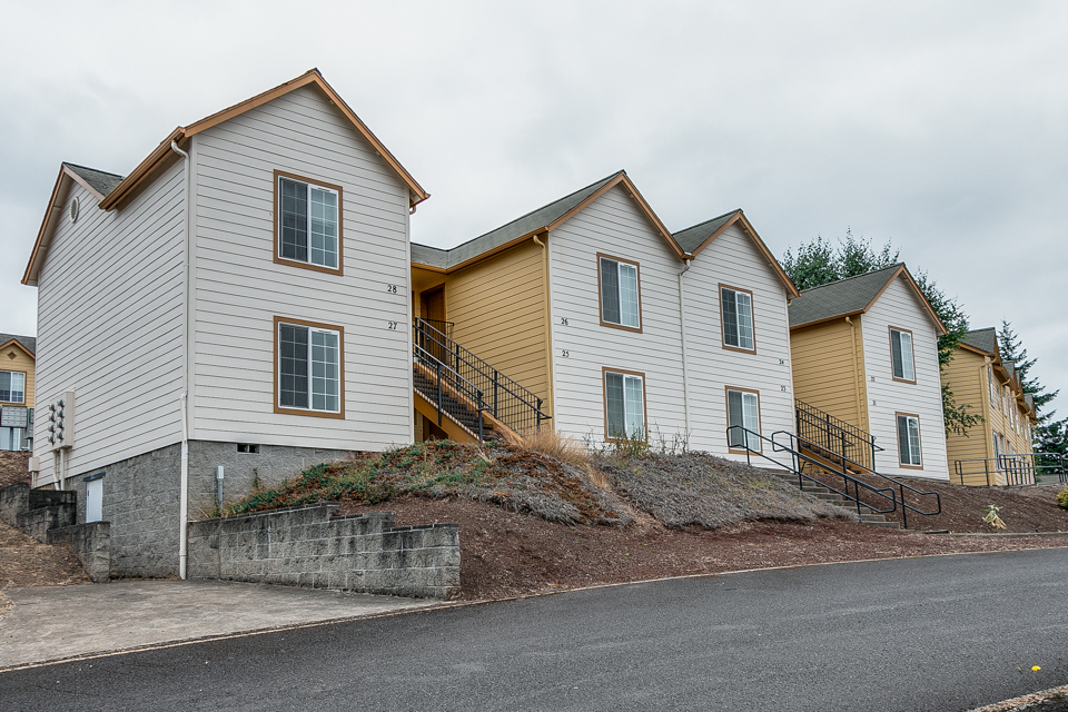 Eugene House: 2159 Bailey Hill Road #11