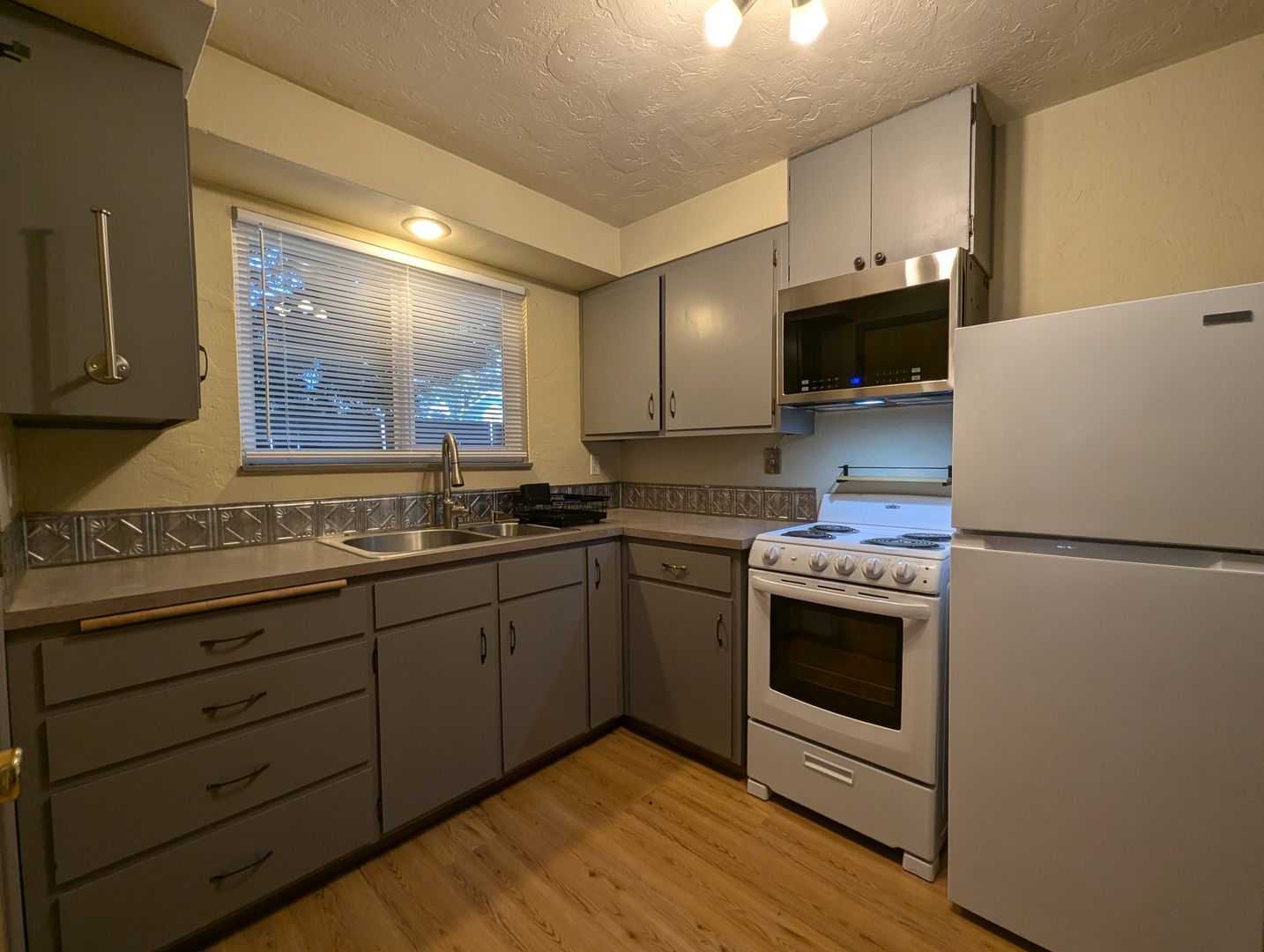 Eugene Apartment: 975 West 5th