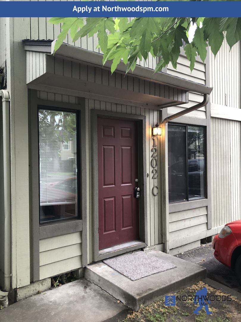 Medford House: 1202 Morrow Rd