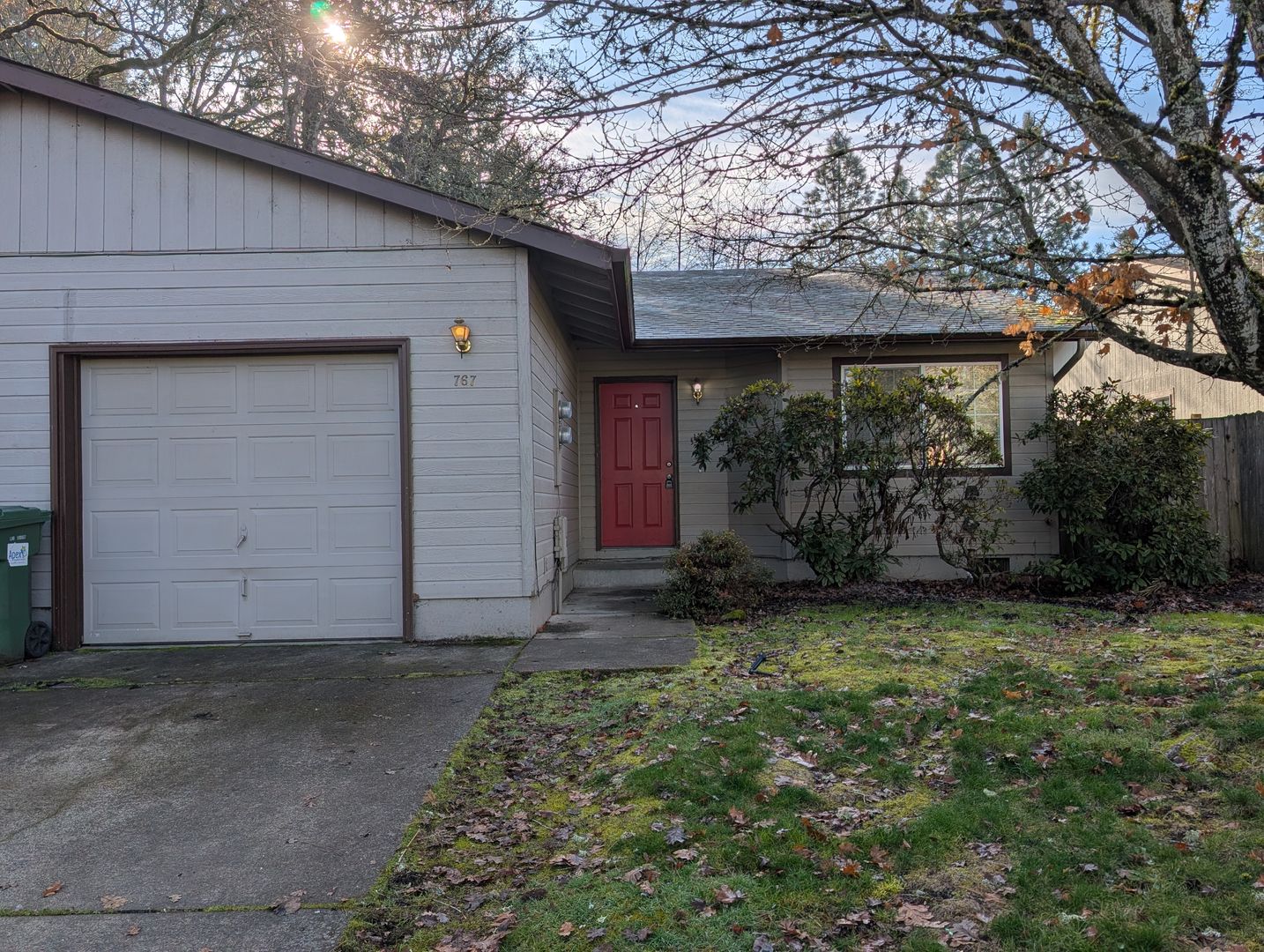 Eugene House: 767 Stephens Dr