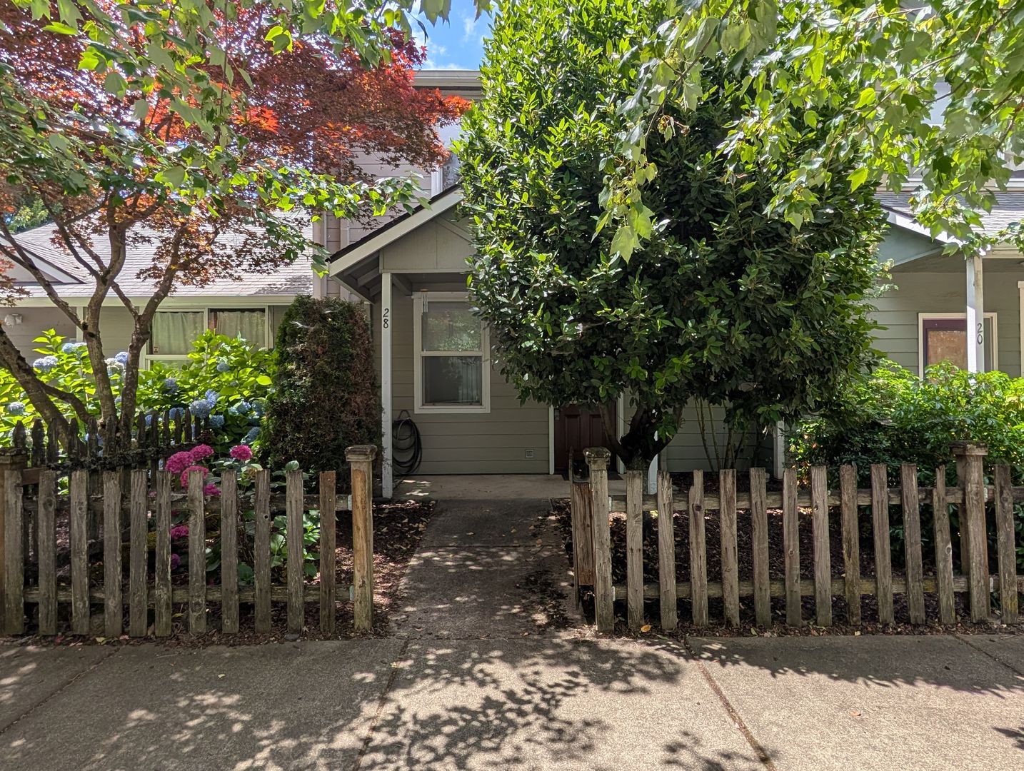 Eugene House: 28 Lawrence St