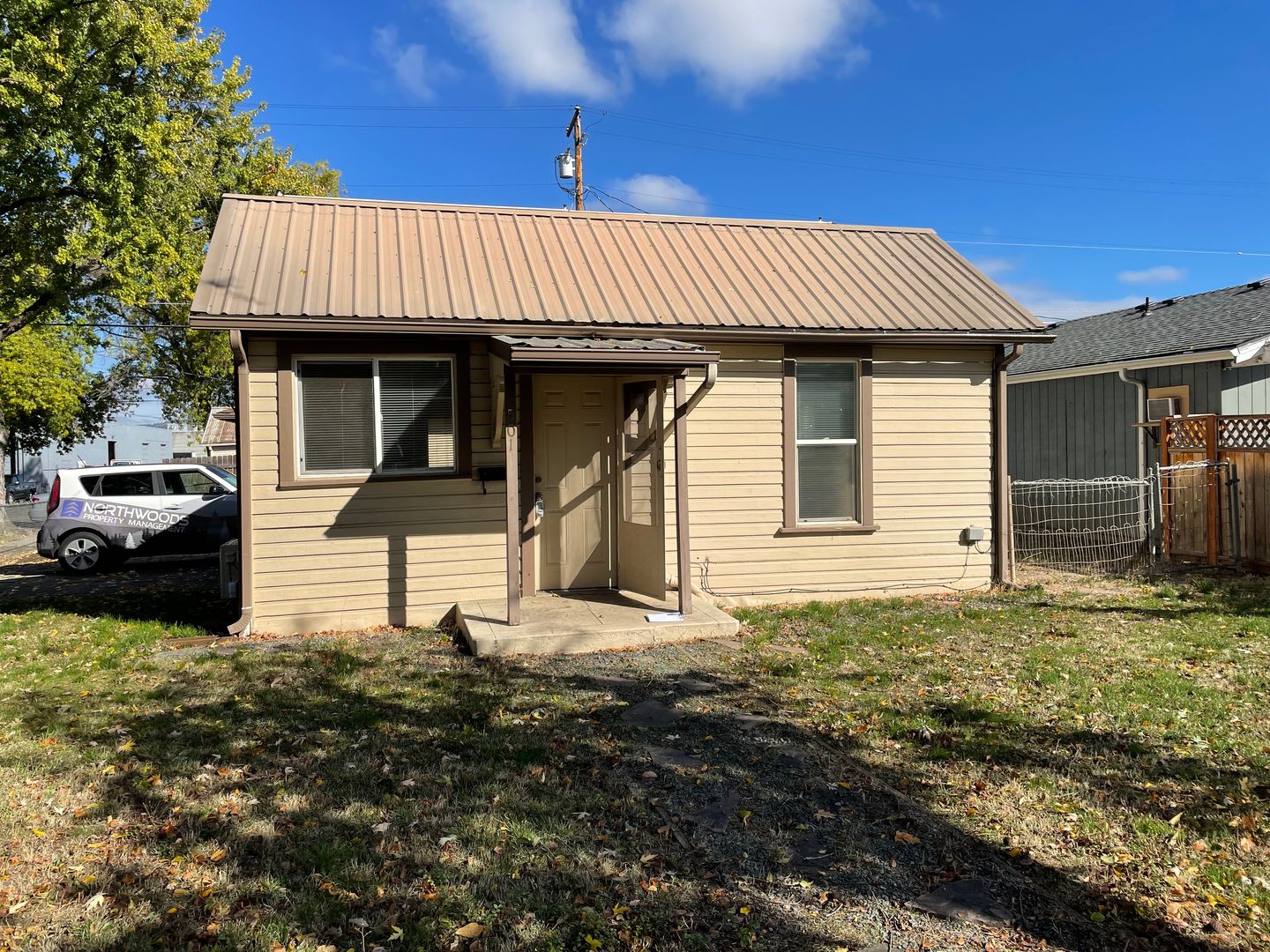Medford House: 501 S Grape Street