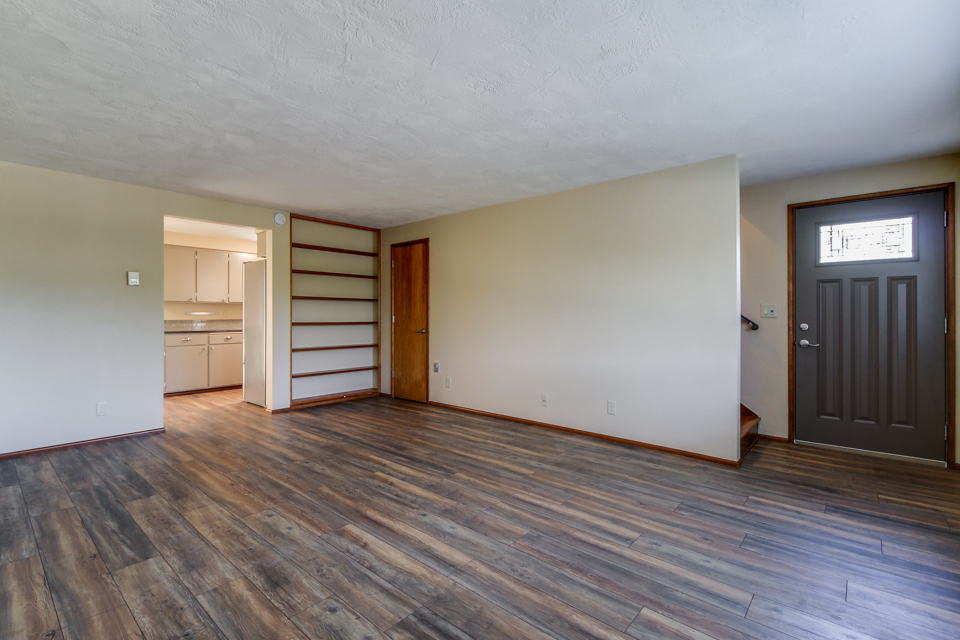 Eugene Apartment: 2222 Willamette St.