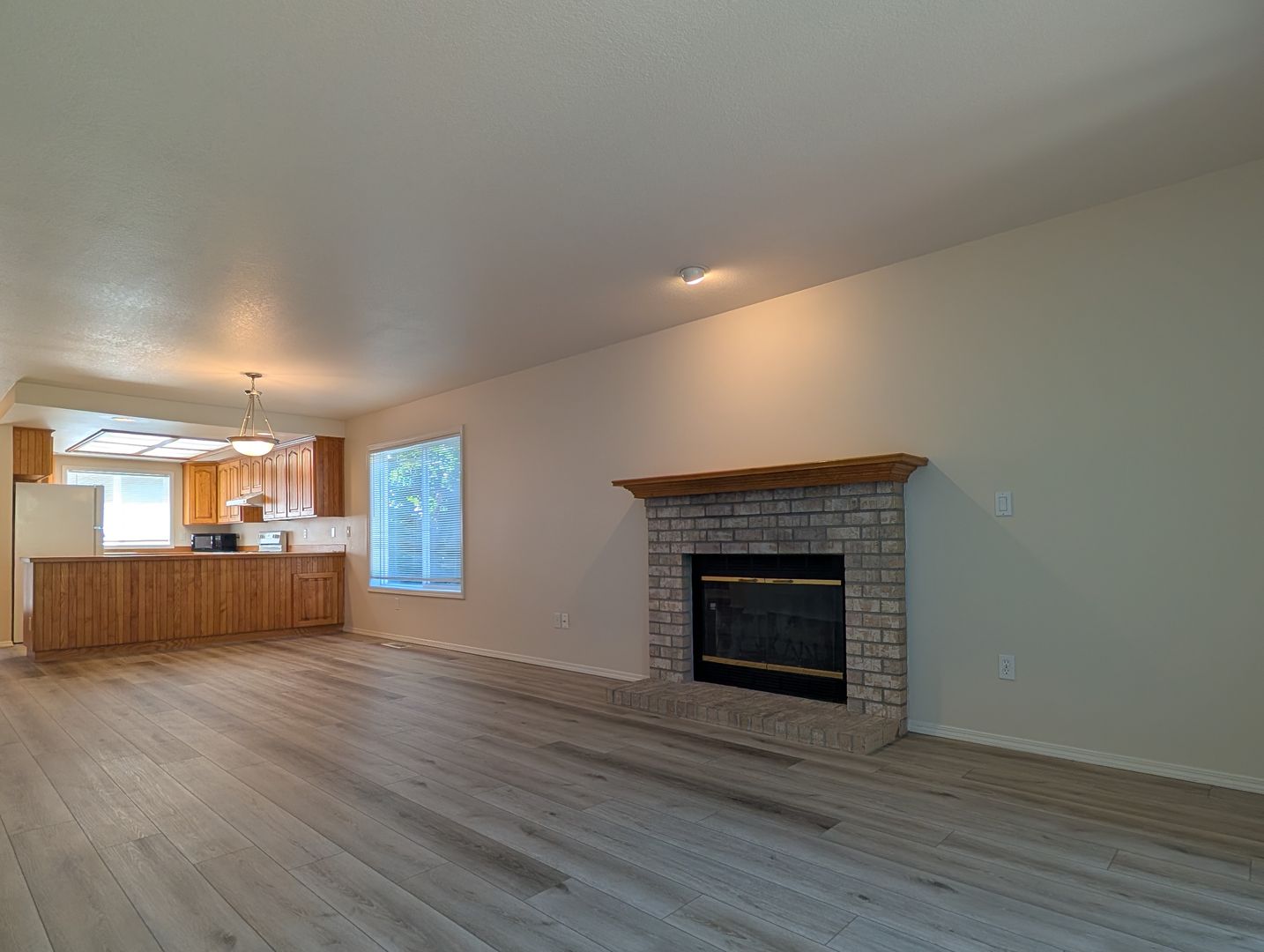 Springfiled Apartment: 686 Oakdale Ave