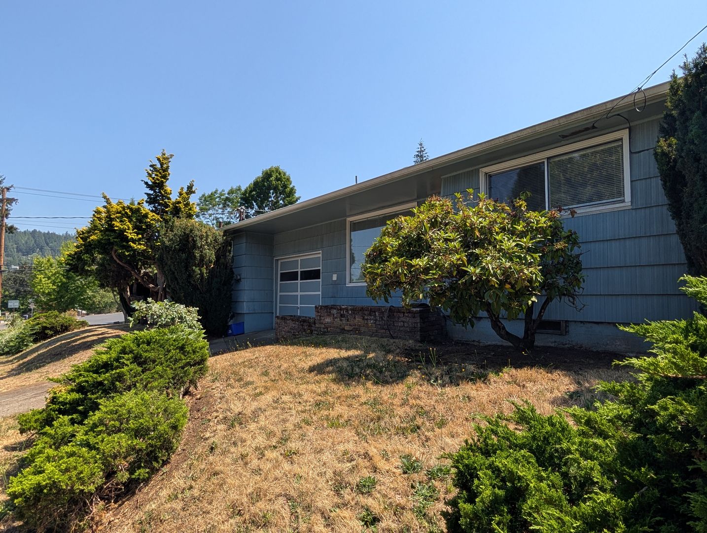 Eugene House: 690 E. 39th Ave.