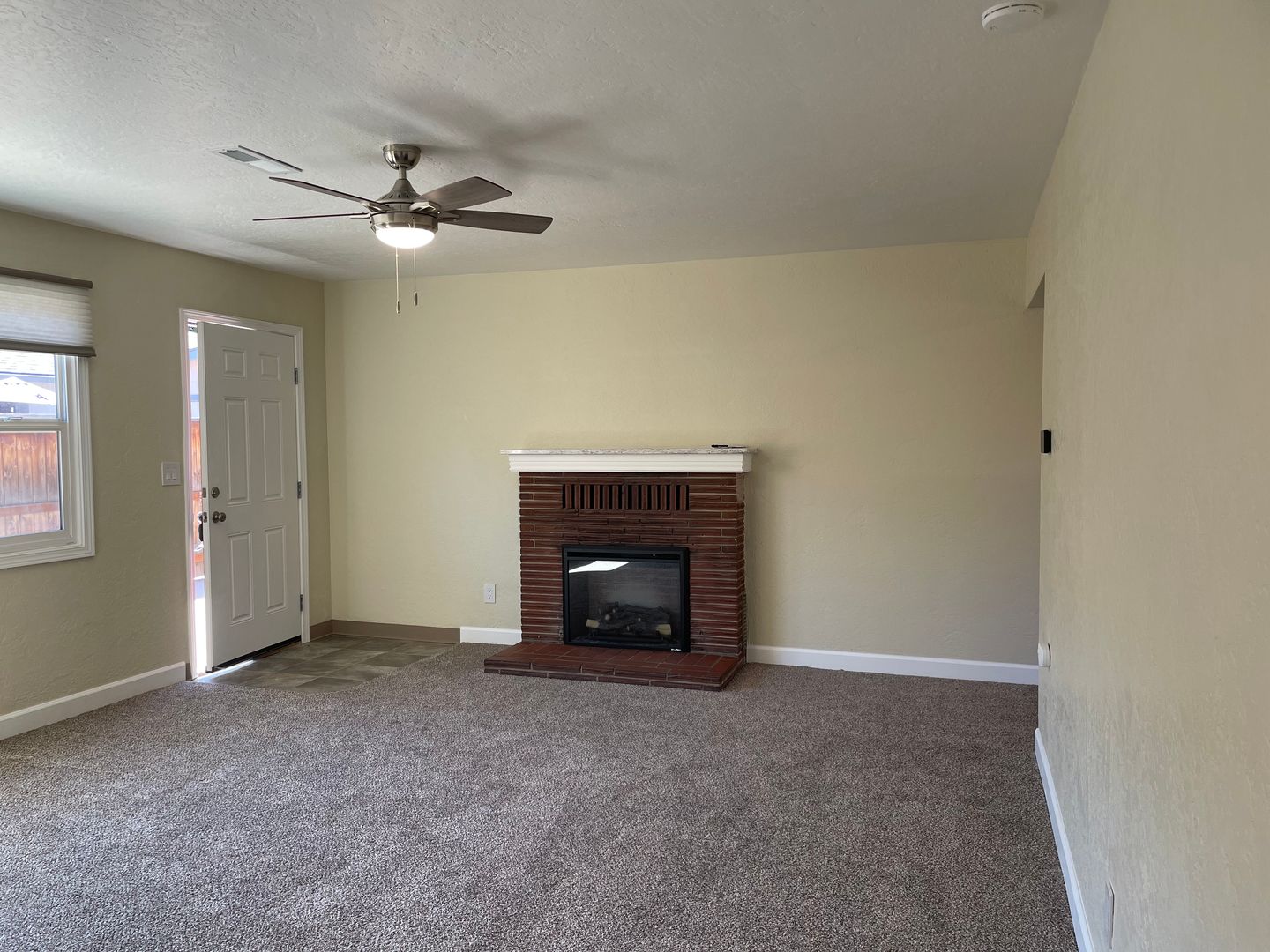 Medford House: 842 E 9th St