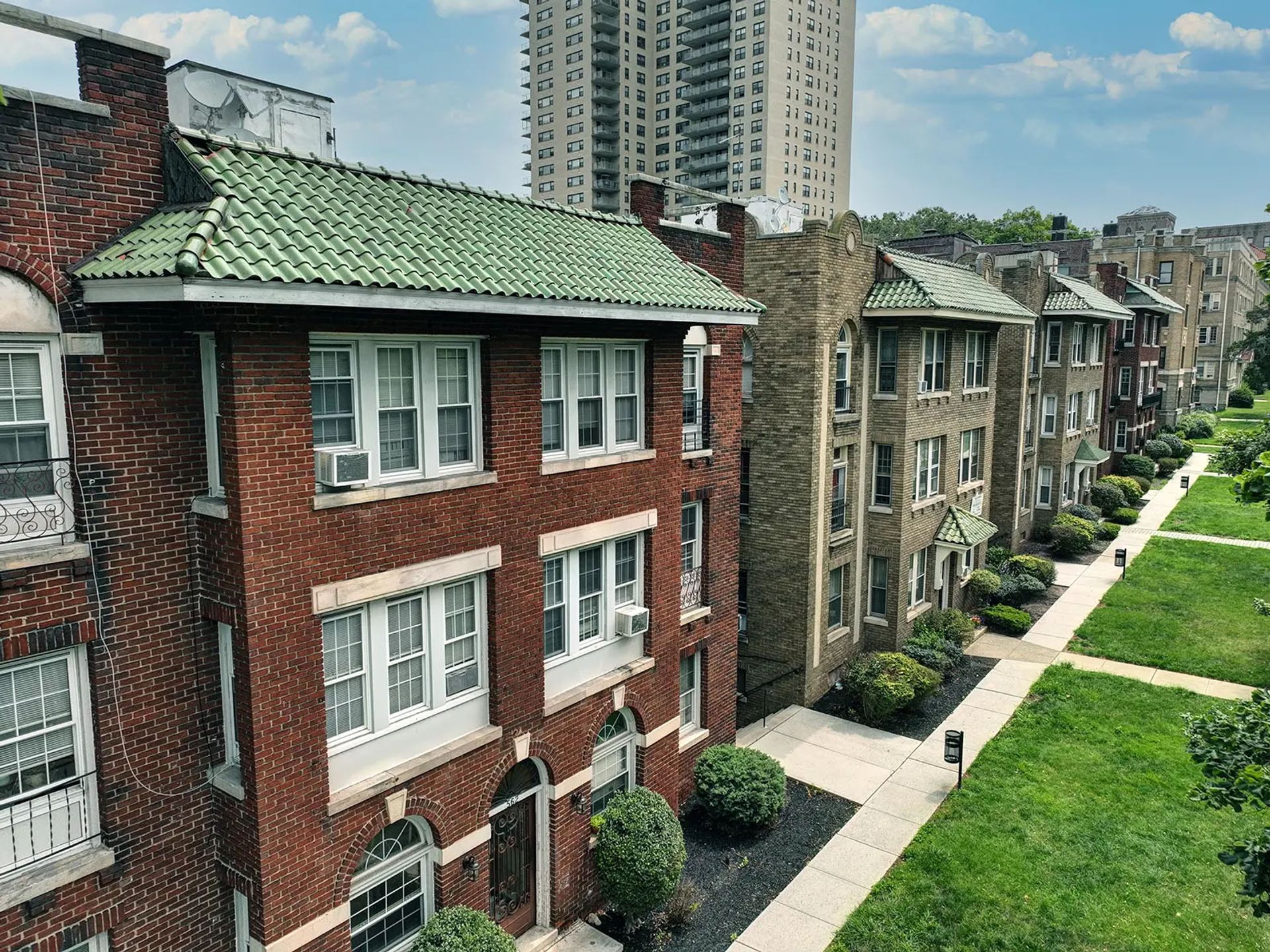 East Orange Apartment: 546 Park Avenue