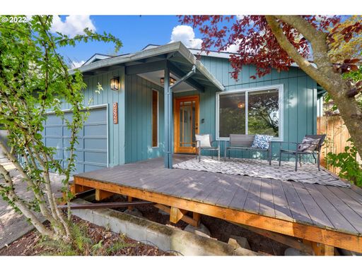 CHARMING HOME NEAR MULTNOMAH VILLAGE IN SW PORTLAND – photo 1