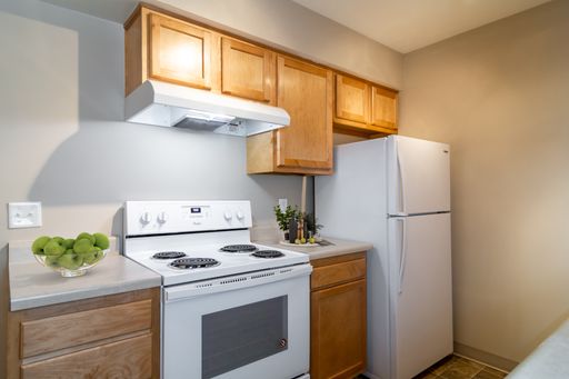 Country Club Apartments – photo 1