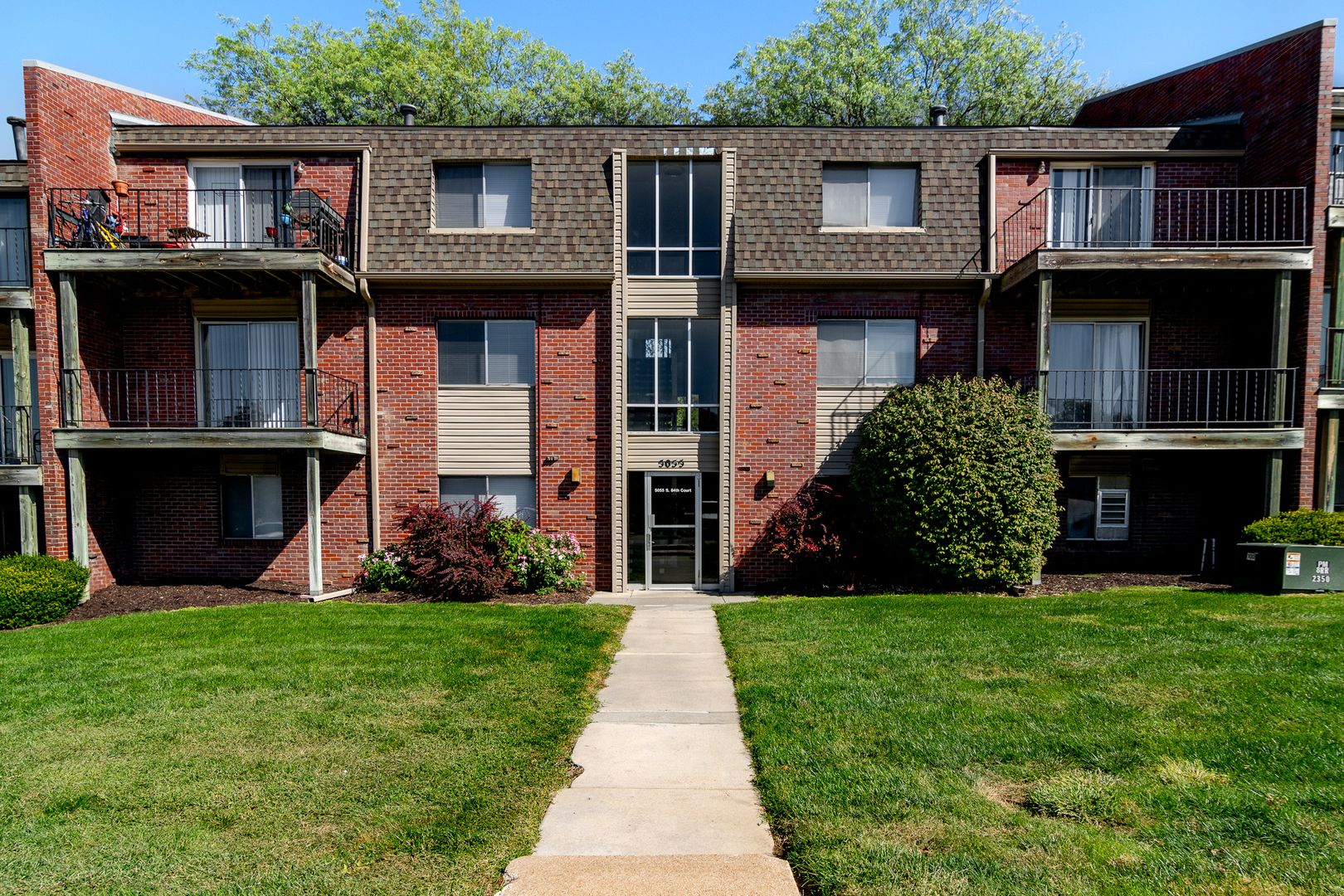 Omaha Apartment: 8500 Ohern
