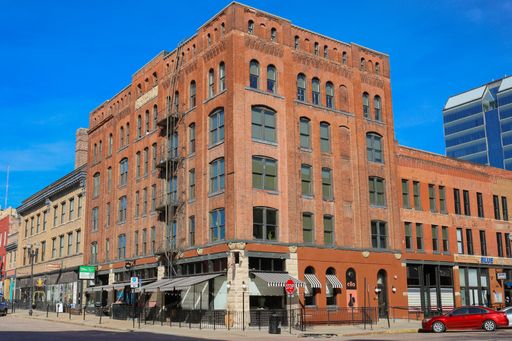 Downtown Living – photo 1