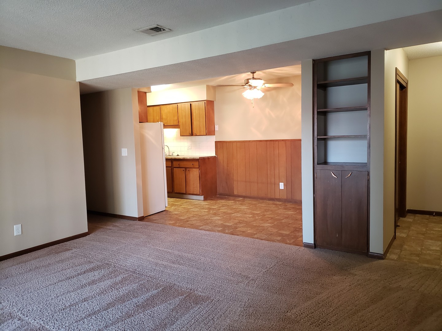 Bellevue Apartment: 1511 Thomas Drive