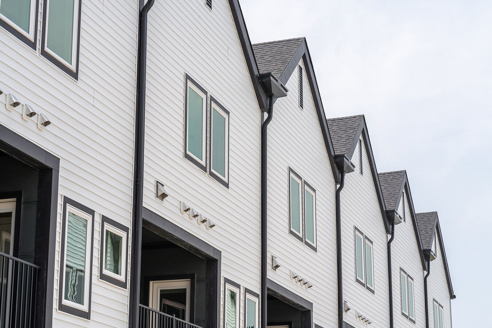 Elkhorn Apartment: 1702 North 205th Street