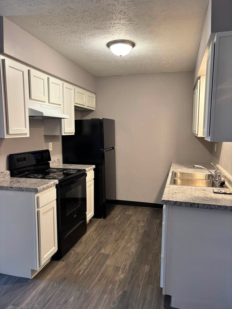 Superior Place Apartments 5 of 8