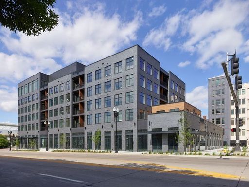 Urban Luxury Living! – photo 1
