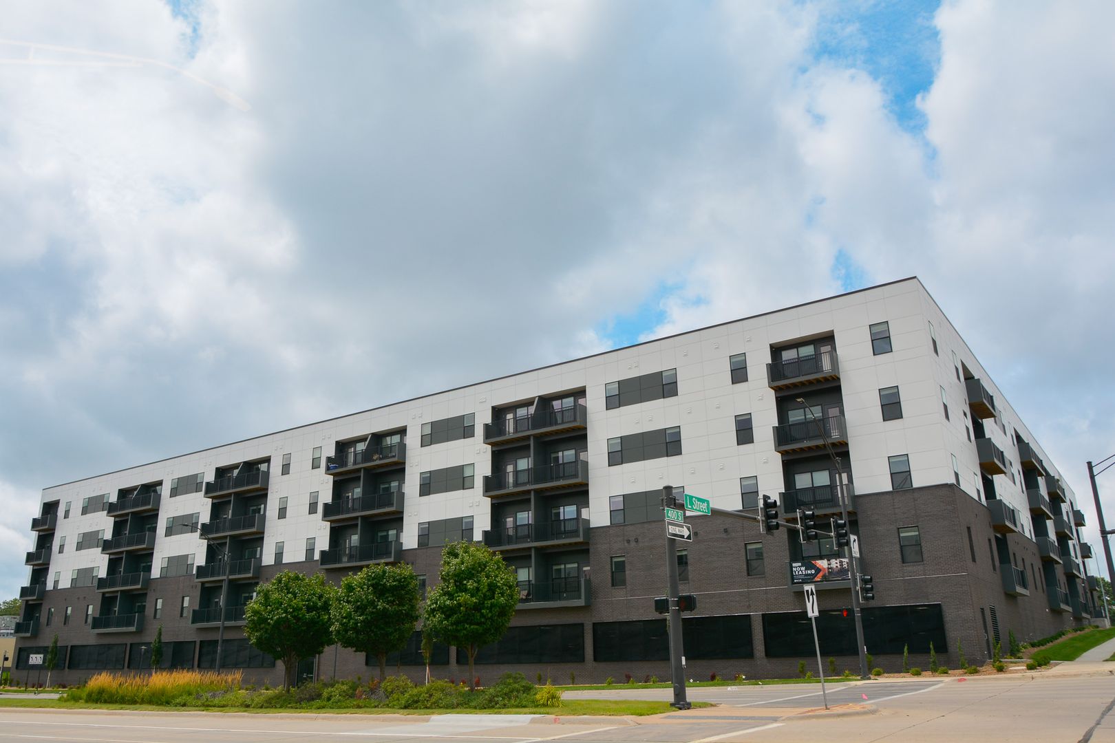 Lincoln Apartment: 420 South 18th Street