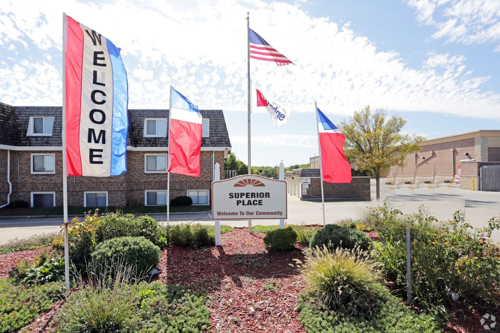 Lincoln Apartment: 1501 Superior Street