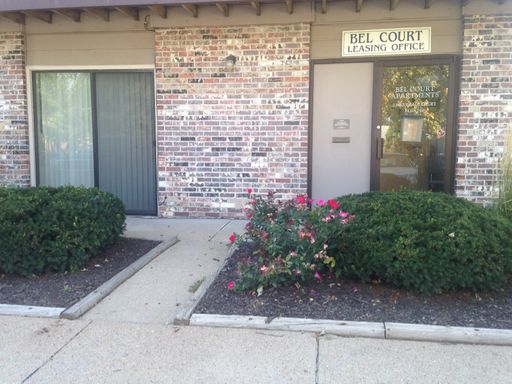 Convenient Location off 120th and Center! – photo 1