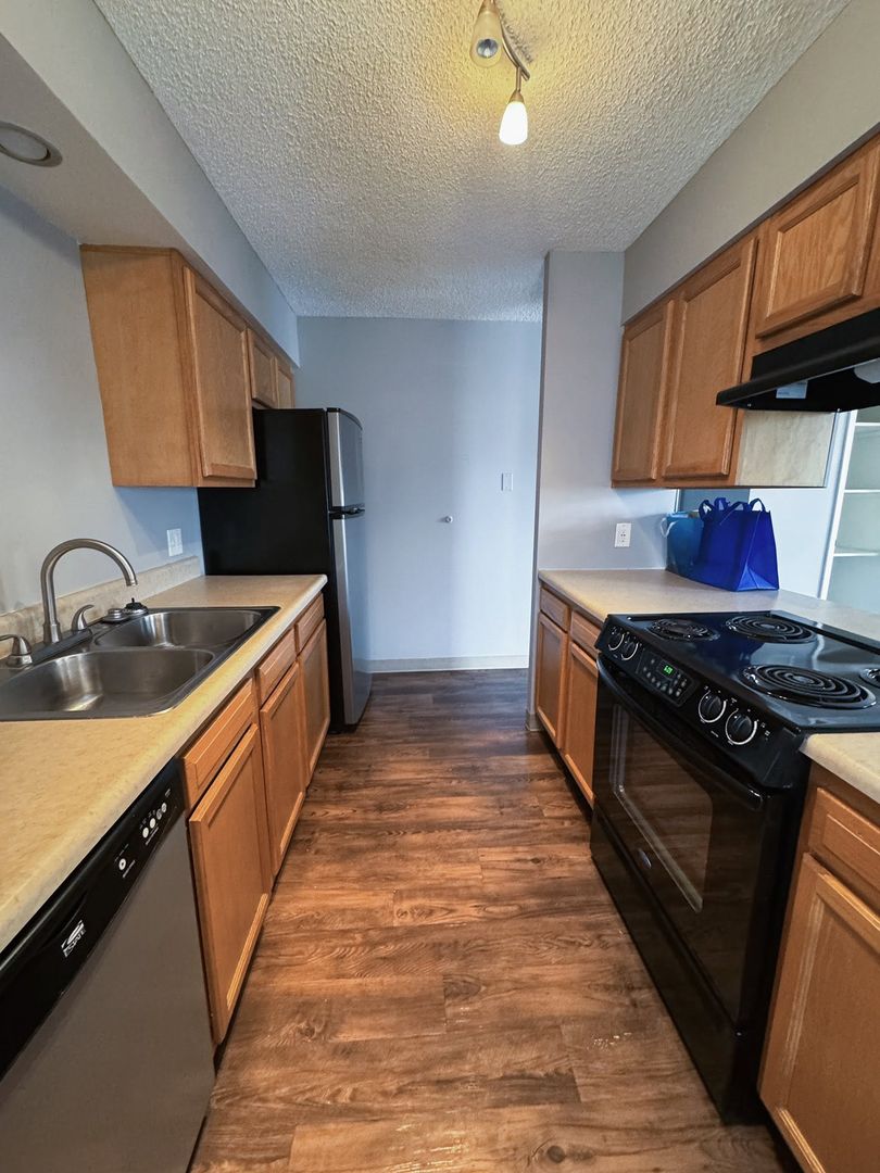 Townhome Available! 6 of 12