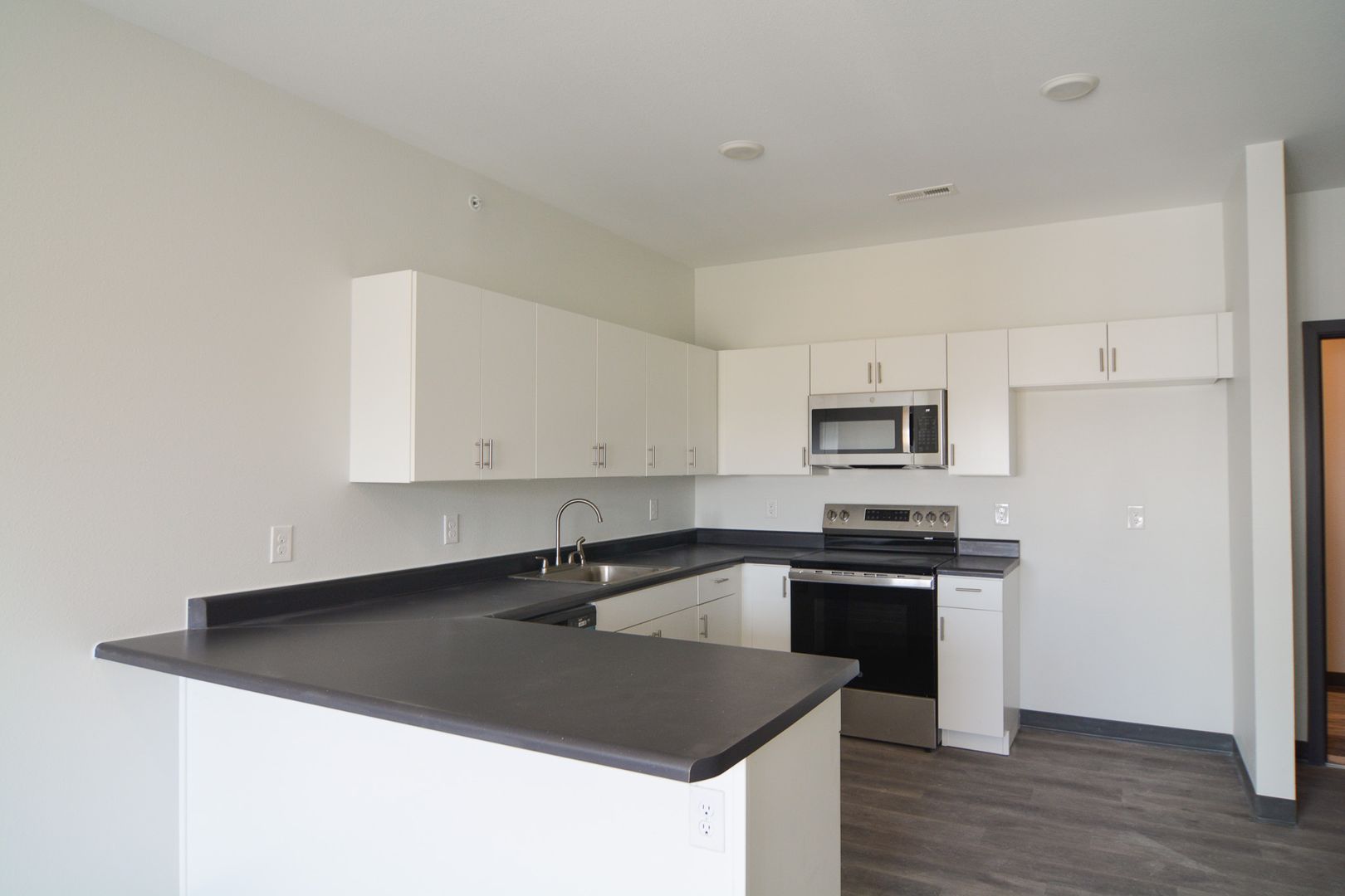 Lincoln Apartment: 420 South 18th Street