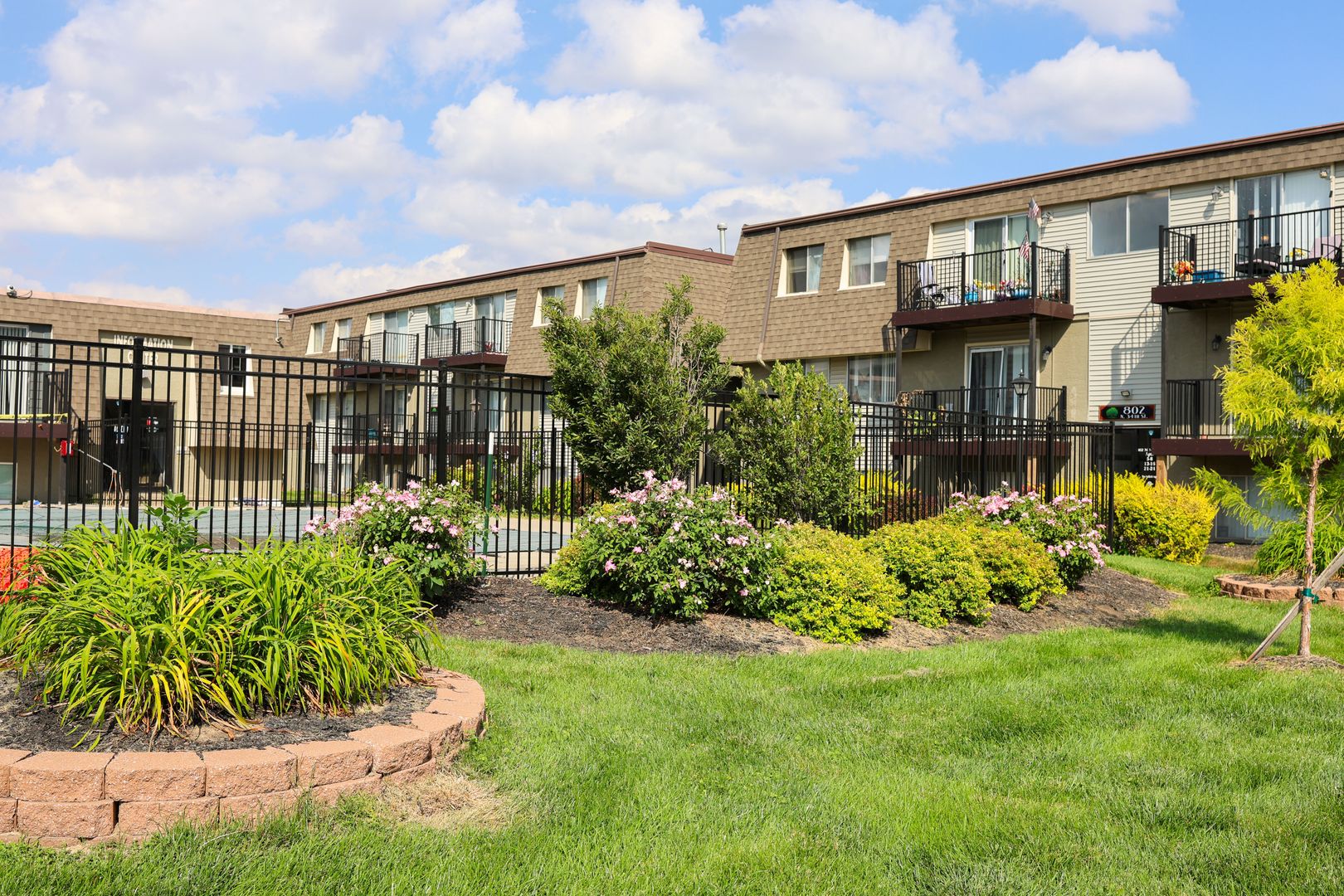 Council Bluffs Apartment: 806 N 34th Street