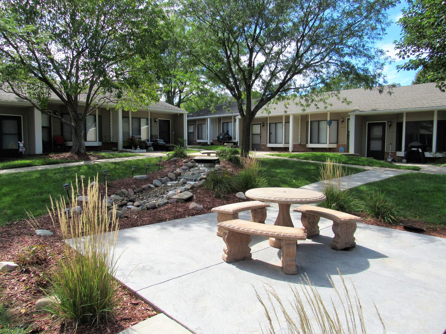 Omaha Apartment: 3222 S 68th Plaza