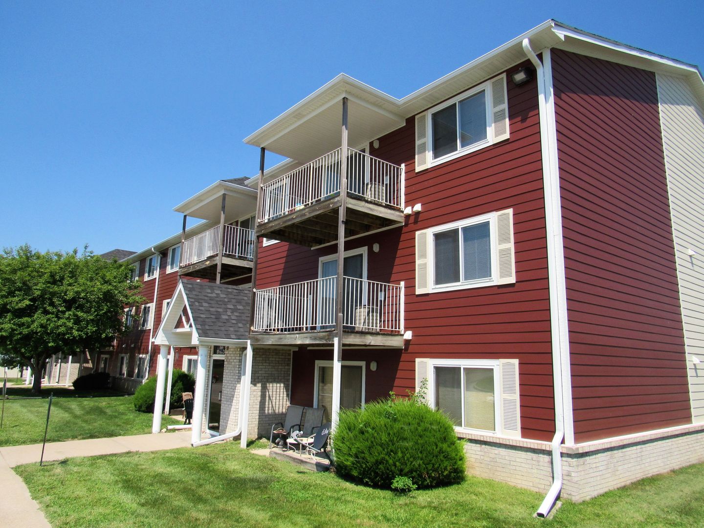Bellevue Apartment: 1106 Grenoble Drive #14