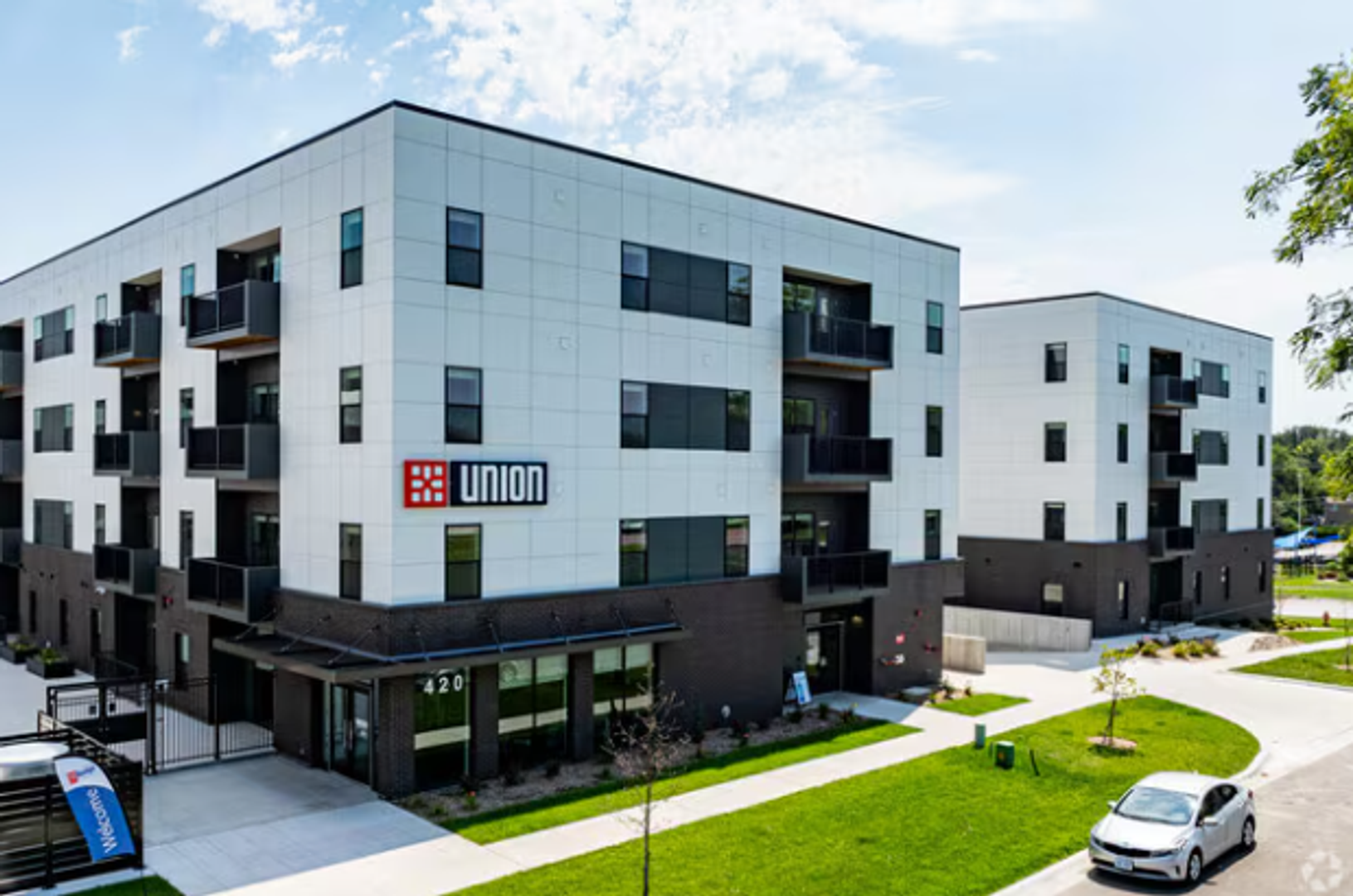 Lincoln Apartment: 420 South 18th Street
