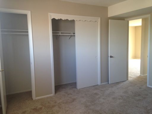 Convenient Location off 120th and Center! – photo 1