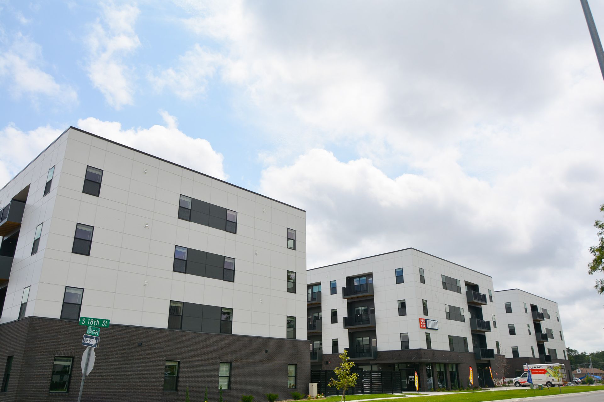 Lincoln Apartment: 420 South 18th Street