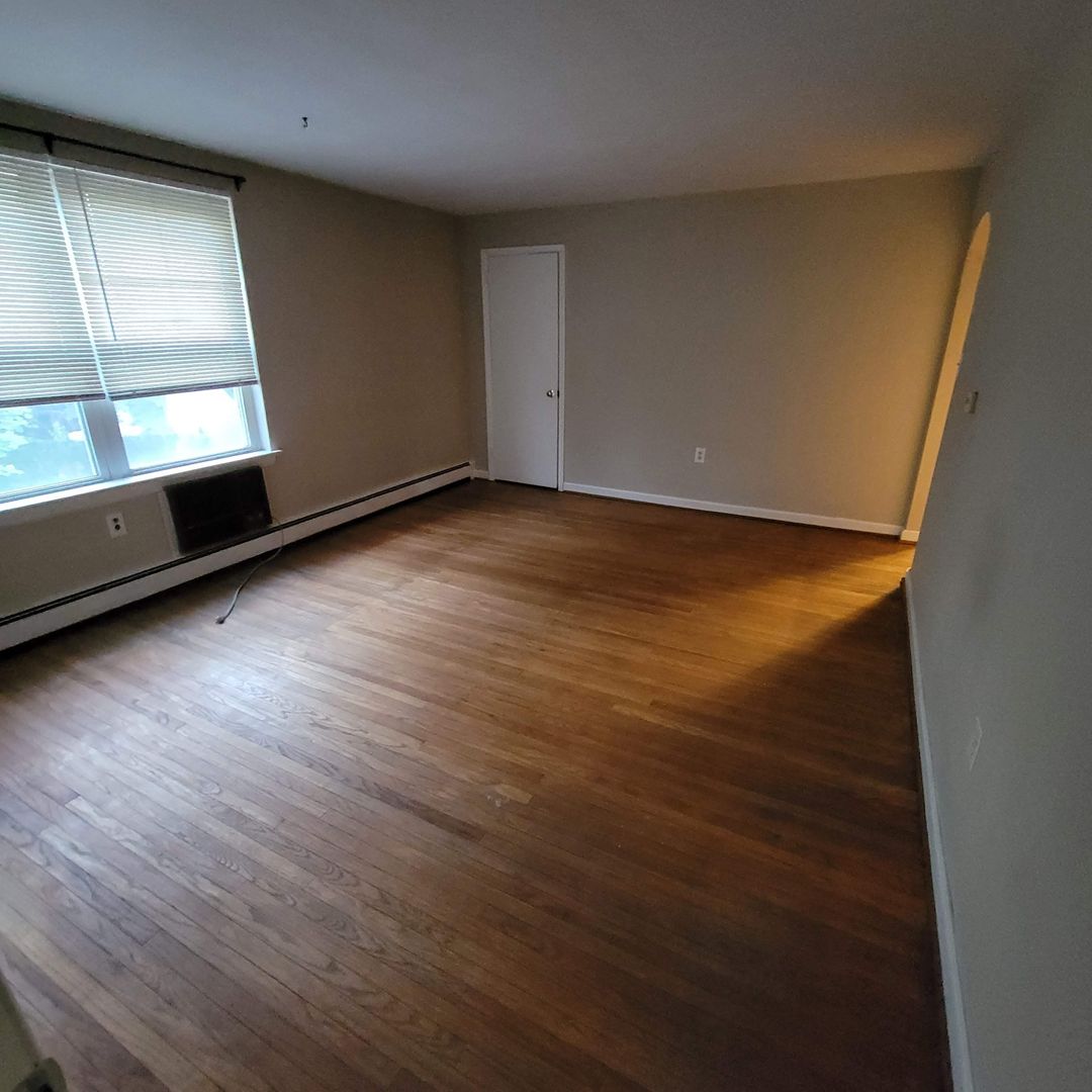 Jenkintown Apartment: 418 Linden Street
