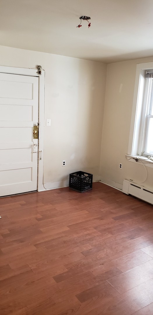 Cheltenham Apartment: 107 Central Ave