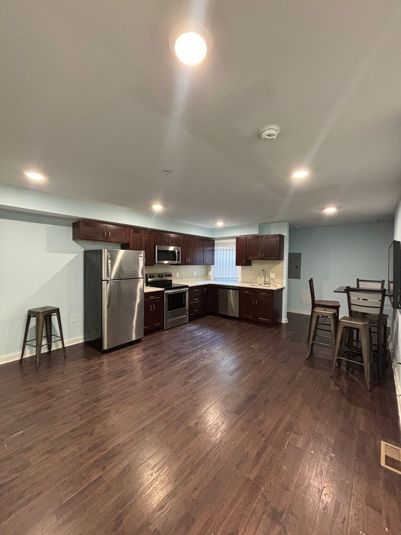 Philadelphia Apartment: 1609 Sydenham Street