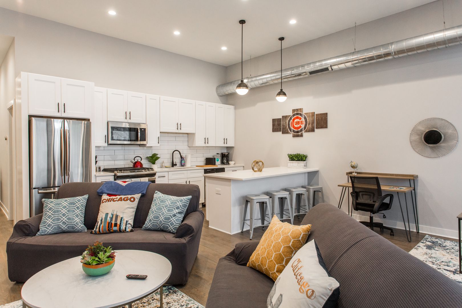 Chicago Apartment: 3264 N Clark