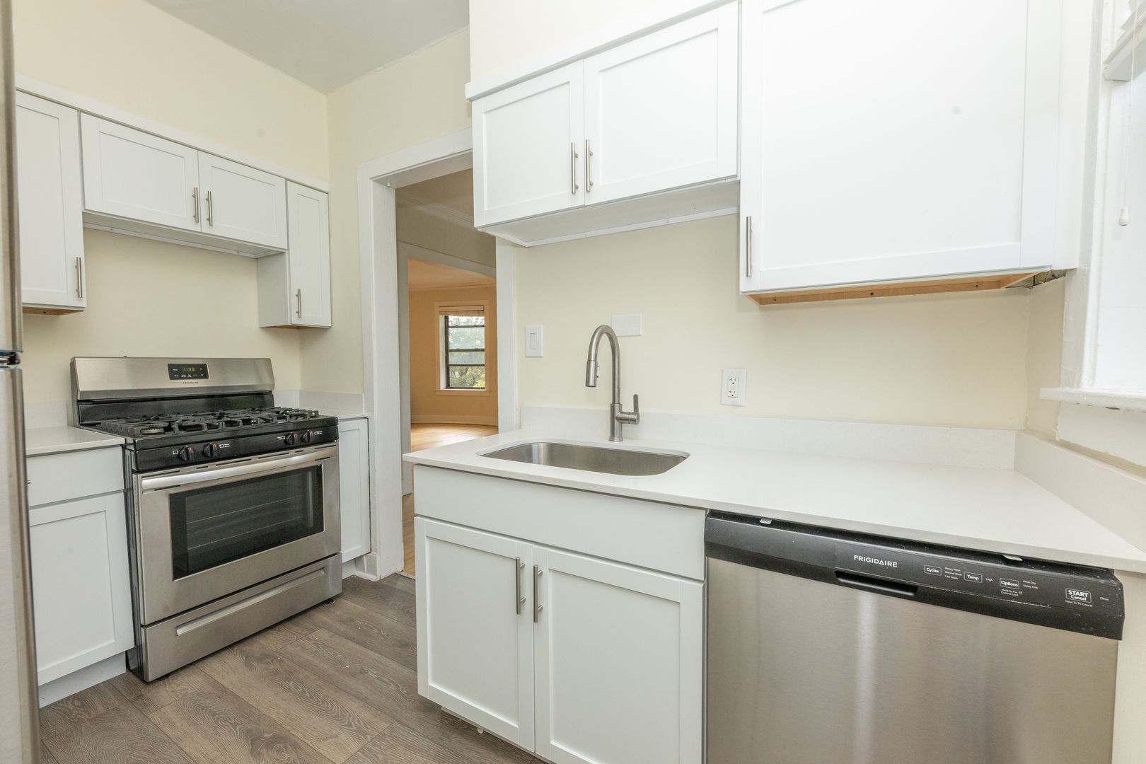 Evanston Apartment: 800-810 Michigan Avenue