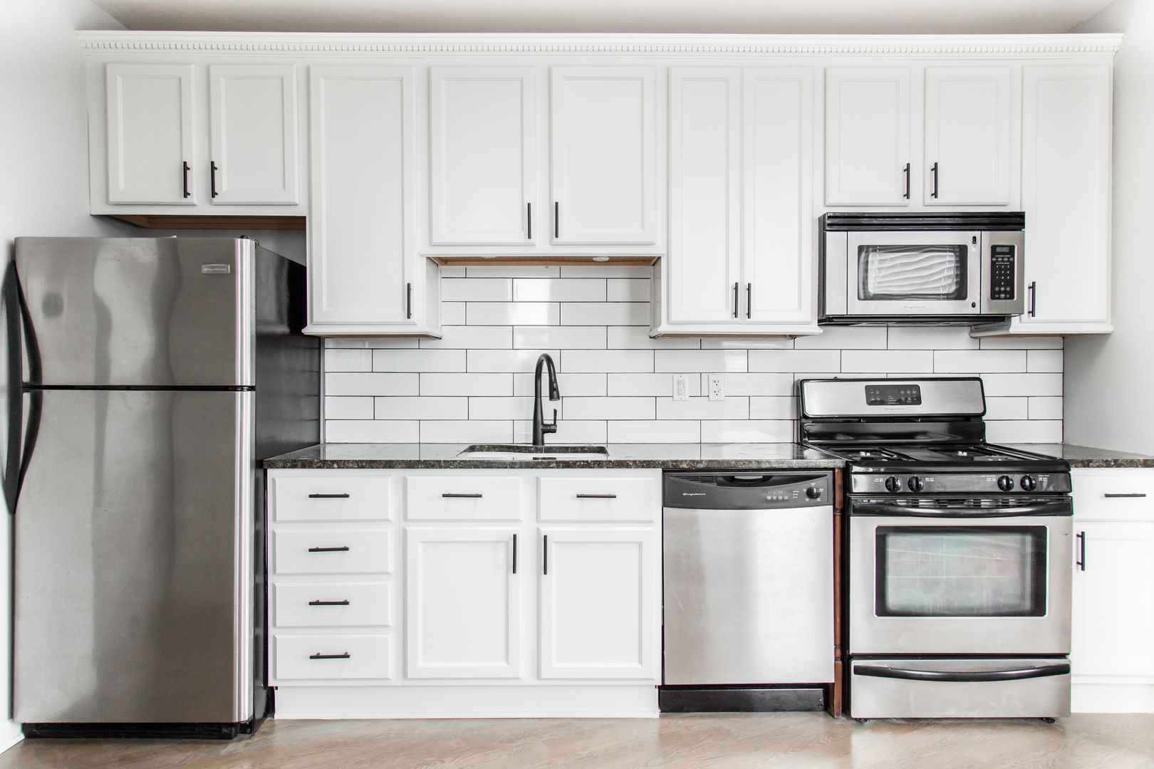 Chicago Apartment: 3264 N Clark