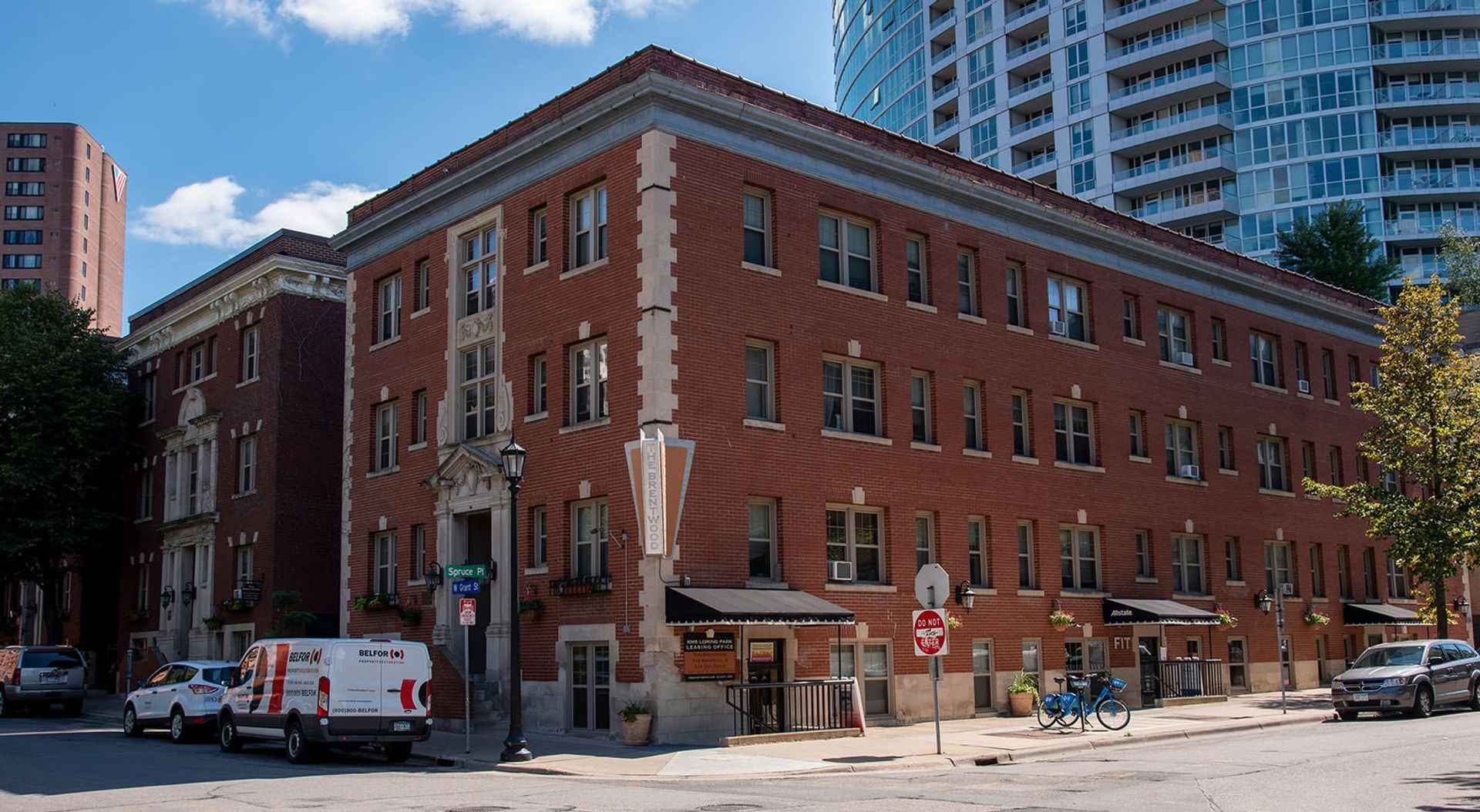 Minneapolis Apartment: 127 W Grant St