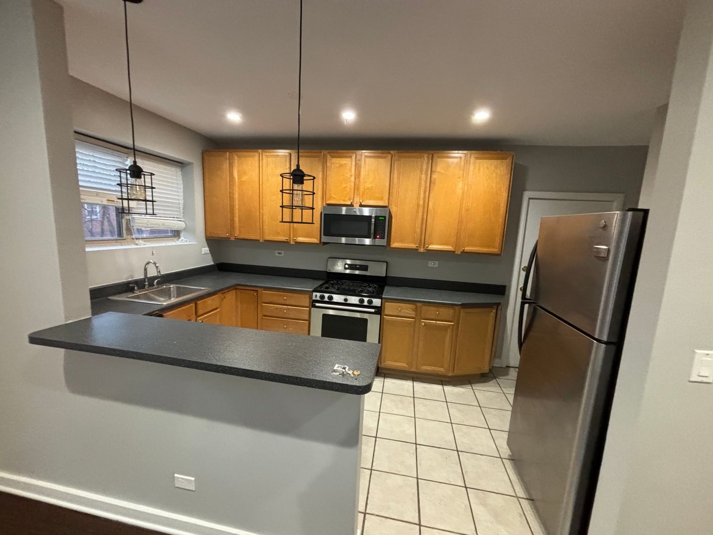 Evanston Apartment: 2730-2766 Hampton Parkway