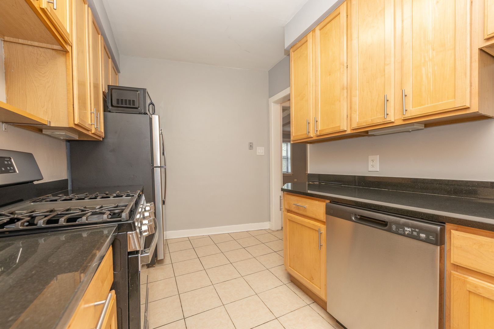 Evanston Apartment: 800-810 Michigan Avenue