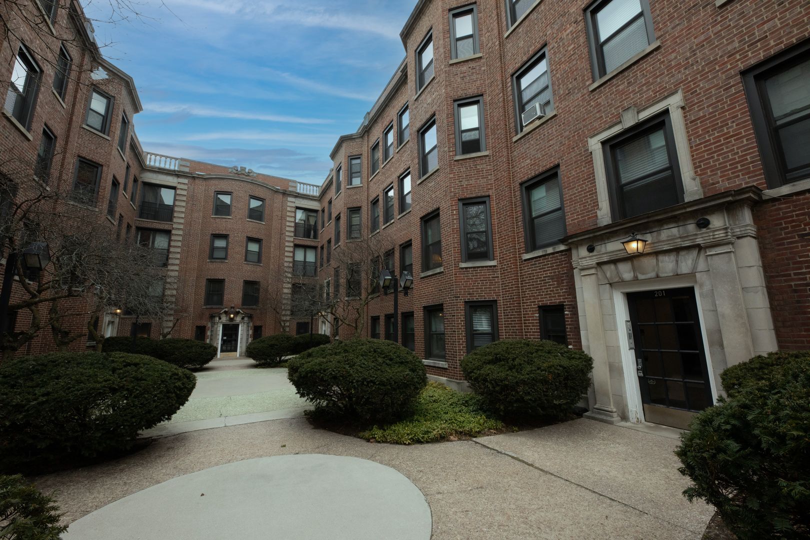 Evanston Apartment: 800-810 Michigan Avenue