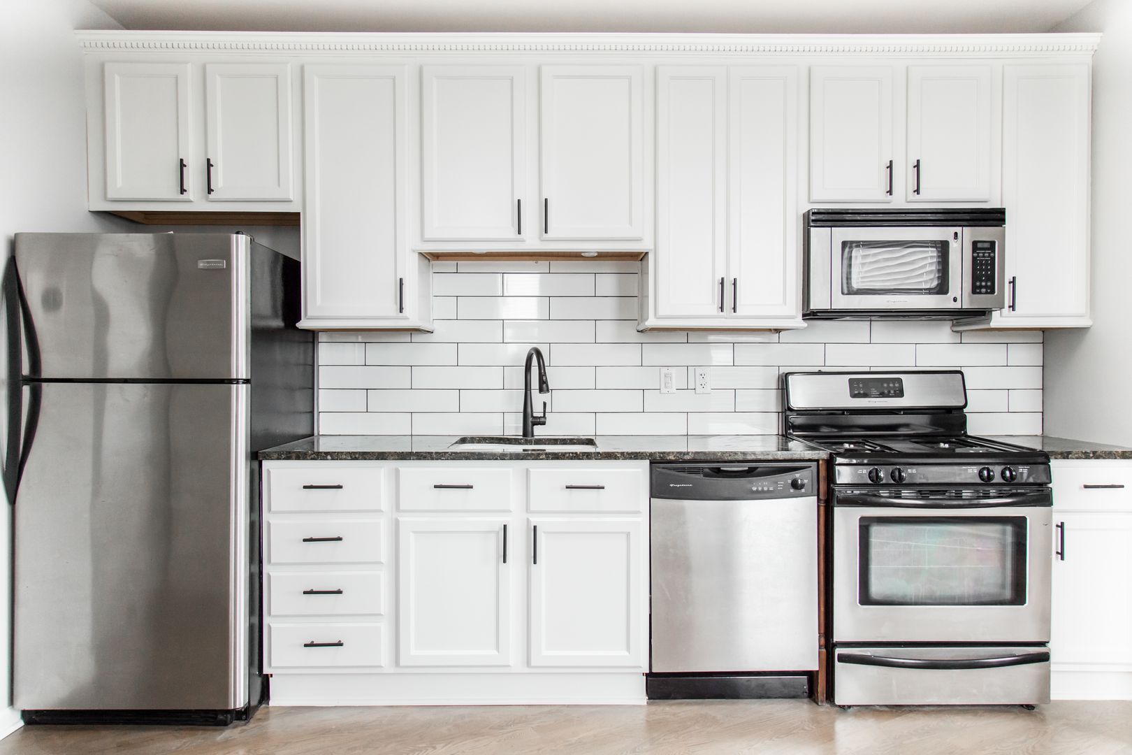 Chicago Apartment: 3264 N Clark