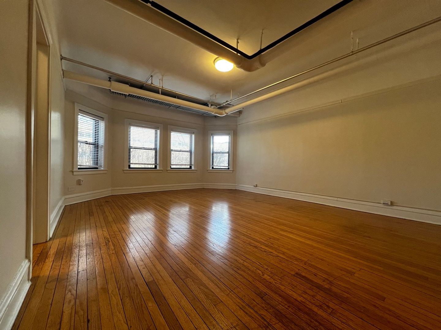 Evanston Apartment: 910-916 Judson Avenue